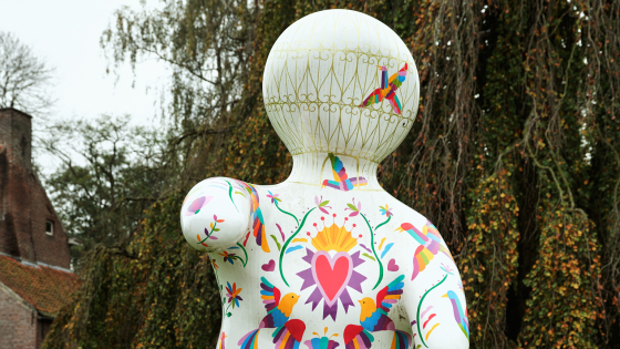 Foto Ik Leid De Weg-sculptuur in Rollegem