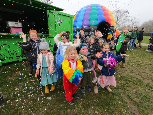 Spelen bij speelpleinwerking Wasper