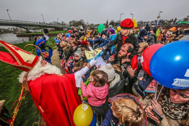 Intrede van de Sint in Kortrijk